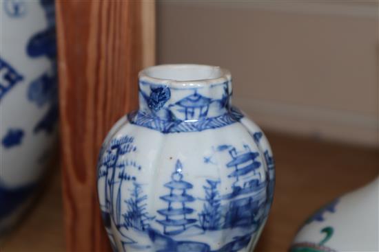 A Chinese famille verte dragon vase with Yongzheng mark and a Chinese blue and white vase tallest 18cm